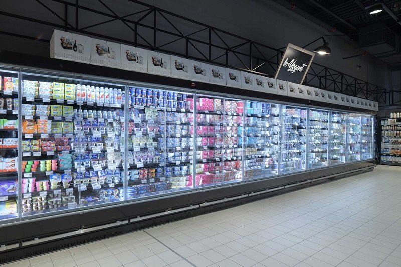 Arneg for Italian retailer Iper Maestoso of Monza