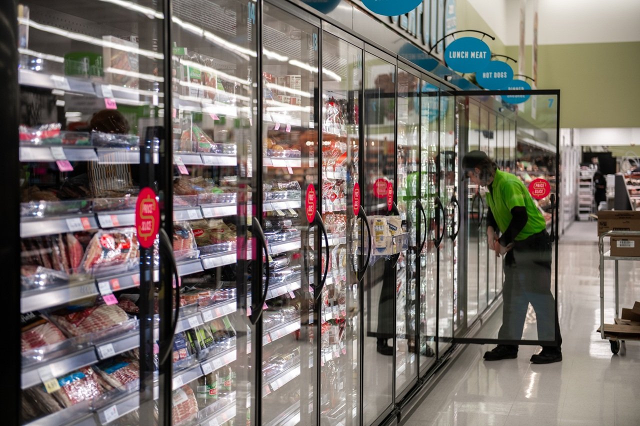 Zero Zone partners with LoweConex to integrate smart refrigeration controls in US