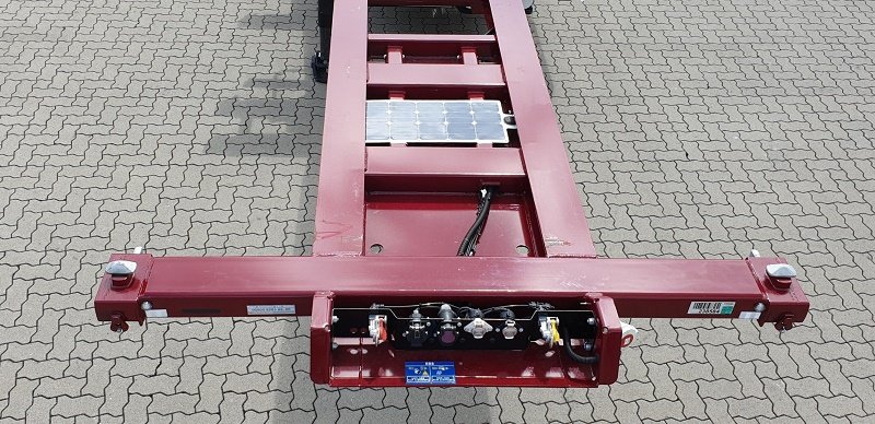 Combination of Thermo King Gensets and Solar Panels Helps B&H Logistik Efficiently Transport Refrigerated Containers