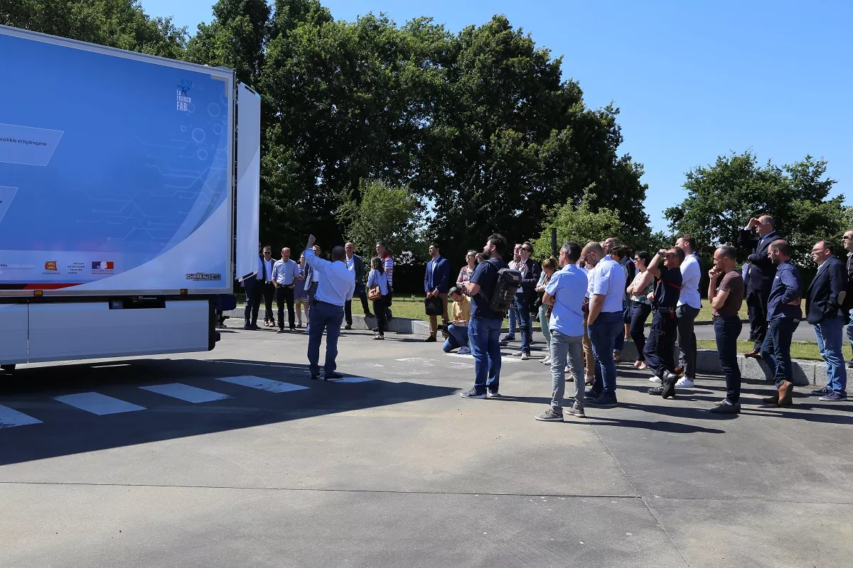 CHEREAU introduces the first hydrogen refrigerated semi-trailer