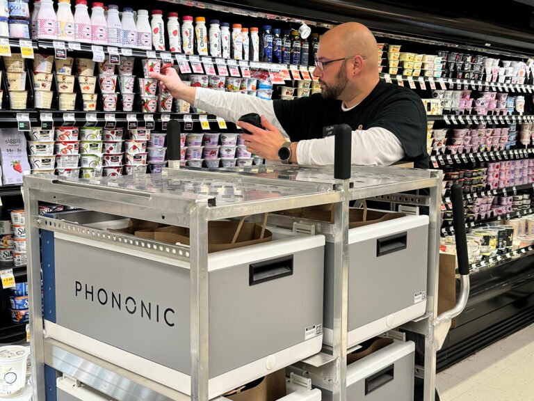 Phononic’s Freezer and Refrigerator totes are used to pick, store and stage online orders