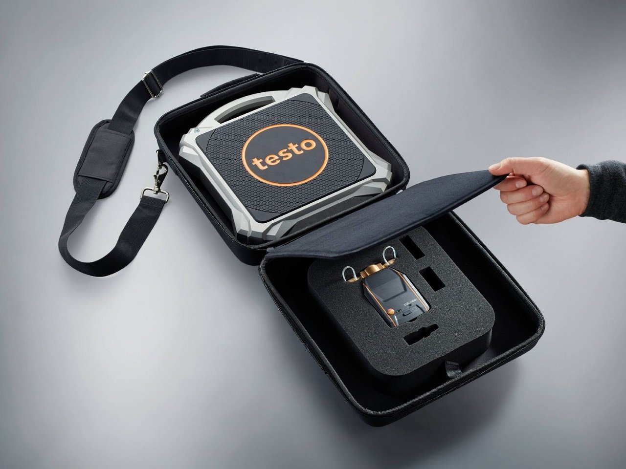 The new testo 560i wireless refrigerant scale