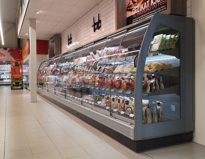 COOP EXTRA opening a few renewed stores recently with refrigeration system at CO₂ refrigerant