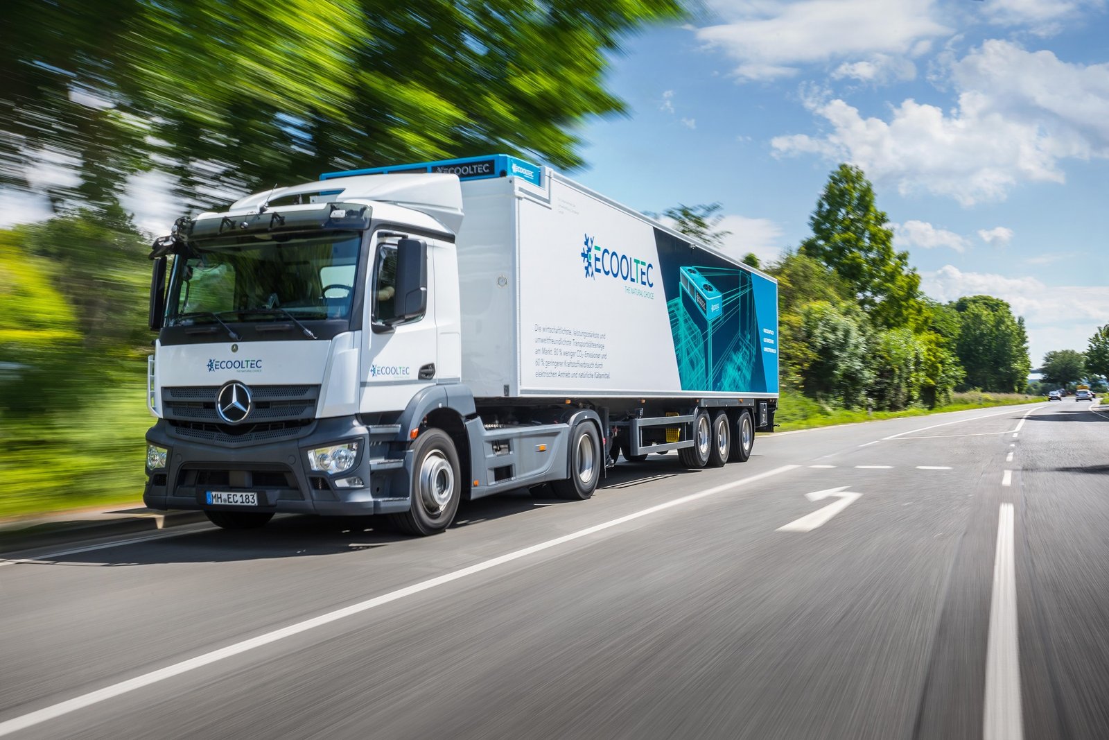 ECOOLTEC has developed a new generation of purely electrically driven transport refrigeration machines 