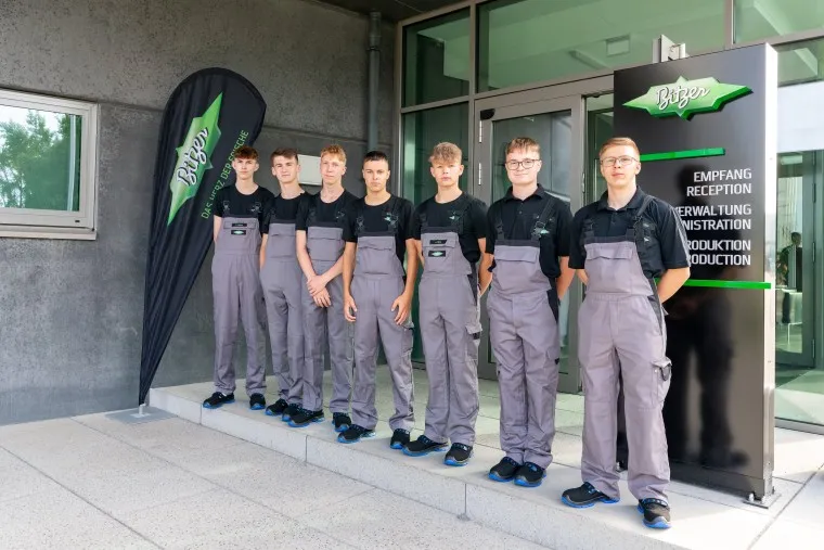 BITZER Welcomes Eight New Trainees at Schkeuditz Site