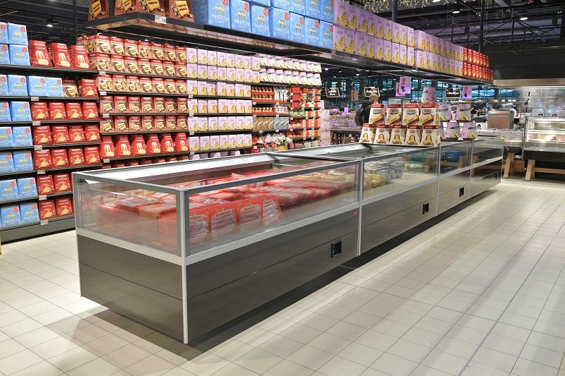 Arneg for Italian retailer Iper Maestoso of Monza