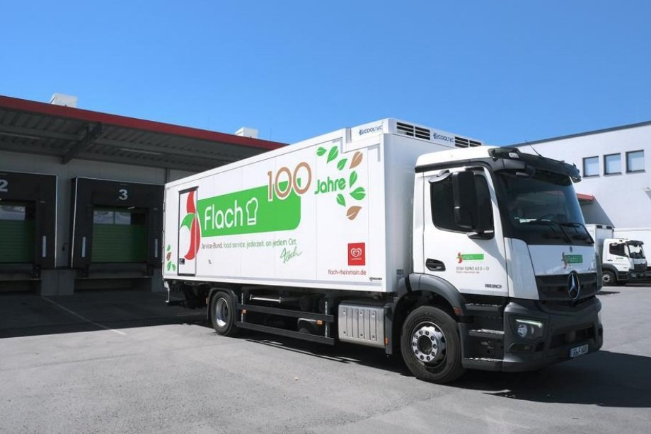 Flach expands fleet with ECOOLTEC TM182 refrigeration units