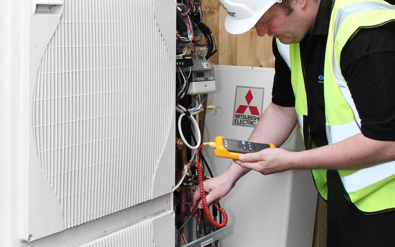 Mitsubishi Electric’s Hatfield Training Centre Achieves LCL Level 3 Accreditation for Heat Pump Training