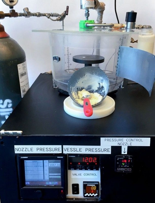 Carbonated Ice Cream Is a Feat of Physics-and It Actually Tastes Good