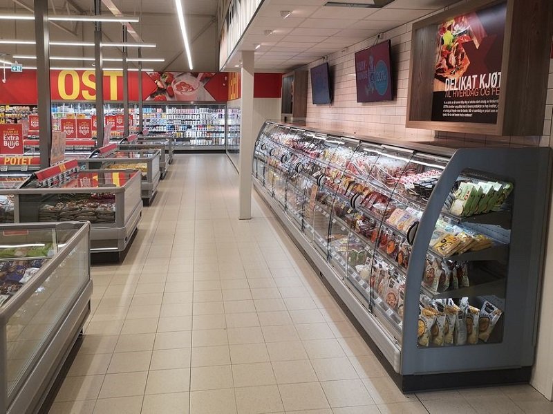 COOP EXTRA opening a few renewed stores recently with refrigeration system at CO₂ refrigerant