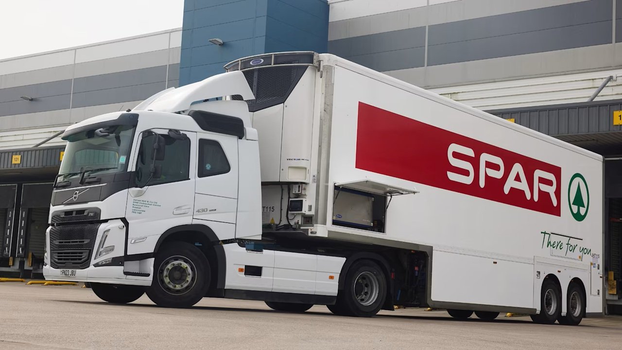 Carrier Transicold supplies battery-powered units to James Hall & Co