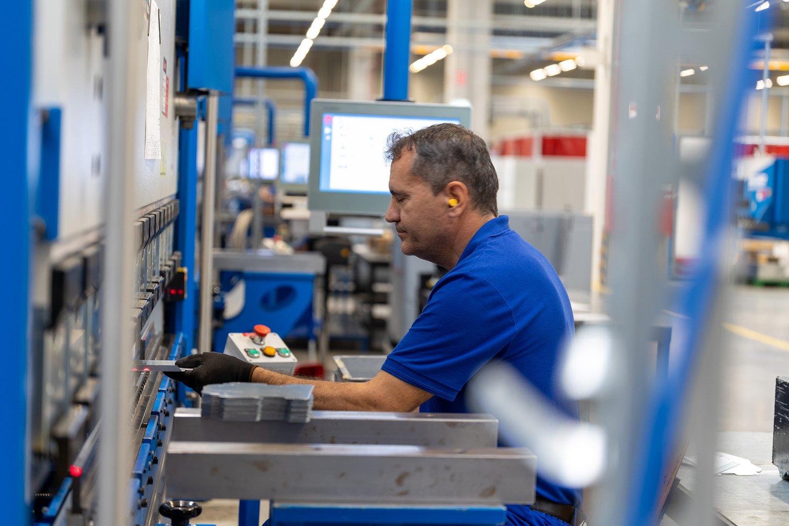 Serge Joris, CEO of Frigoglass: “We’re Evolving from a Manufacturer to a Full Solutions Provider”