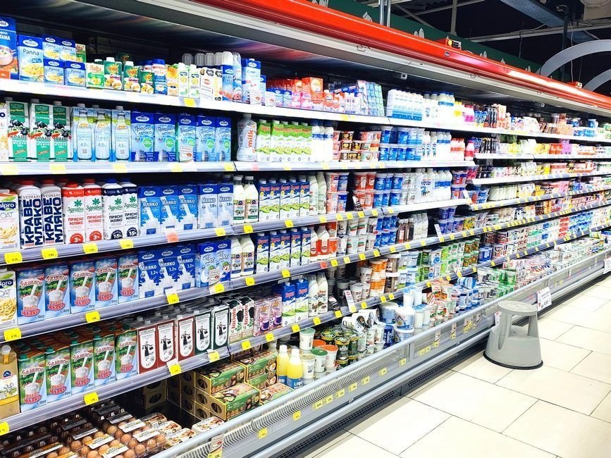 BulMag supermarket with FREOR refrigerated displays cabinets on R290