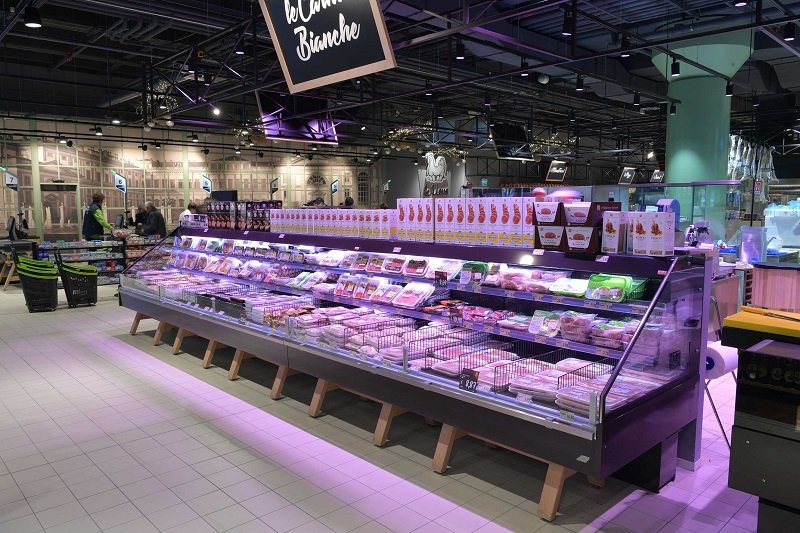 Arneg for Italian retailer Iper Maestoso of Monza
