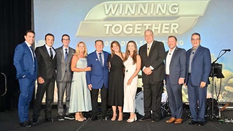 Thermo King honors dealers in Brazil and US with community award