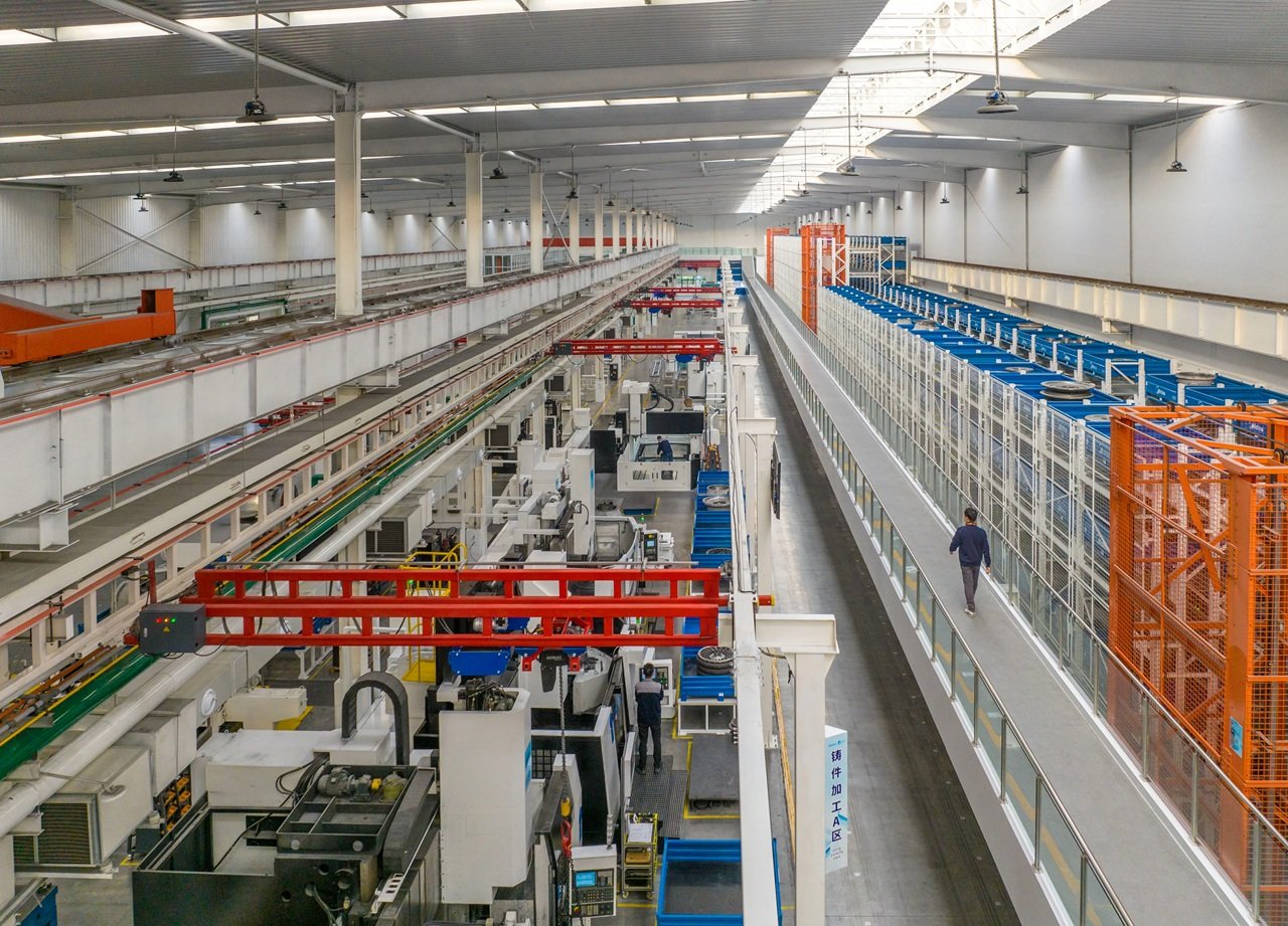 Midea MBT launches AI-empowered chiller lighthouse factory in Chongqing