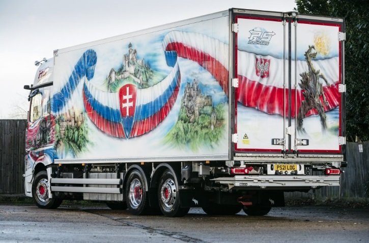 Schmitz Cargobull Delivers Unique Refrigerated Truck To P S Logistics