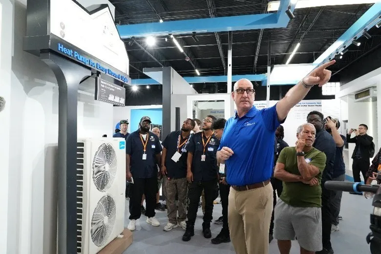 Midea Opens First Branded Showroom and Training Center in Florida