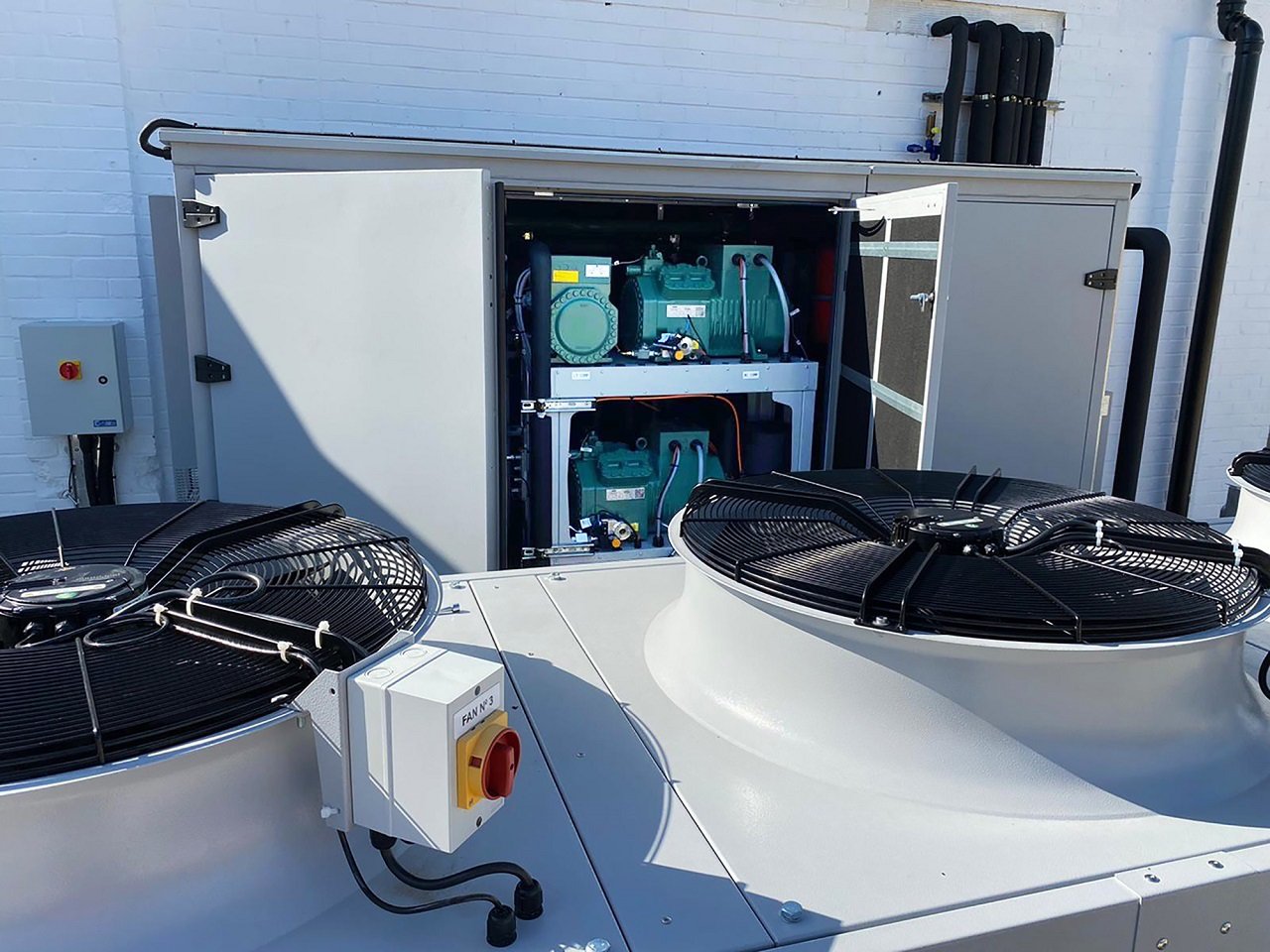 Ultra Refrigeration has developed a high efficiency CO2 refrigeration pack