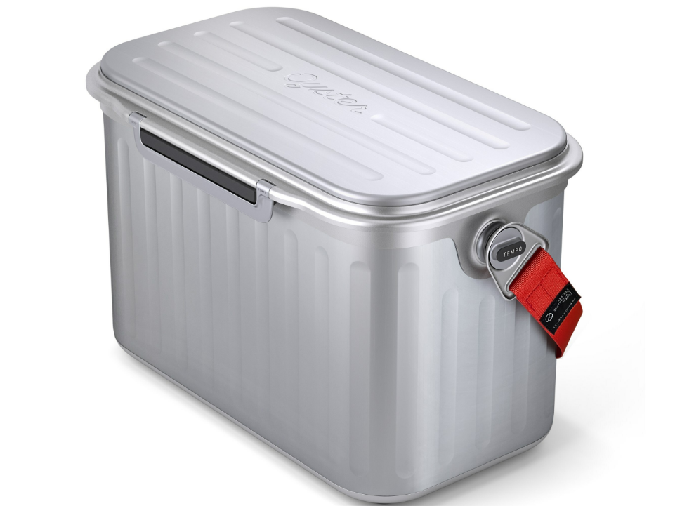 Oyster's world's first high-performance cooler with patented vacuum construction