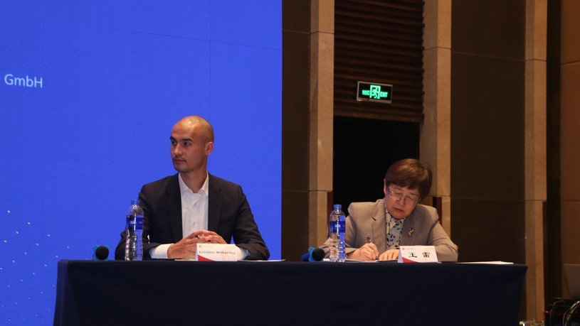 Discussing Alternative Technologies to HCFC-22 in China