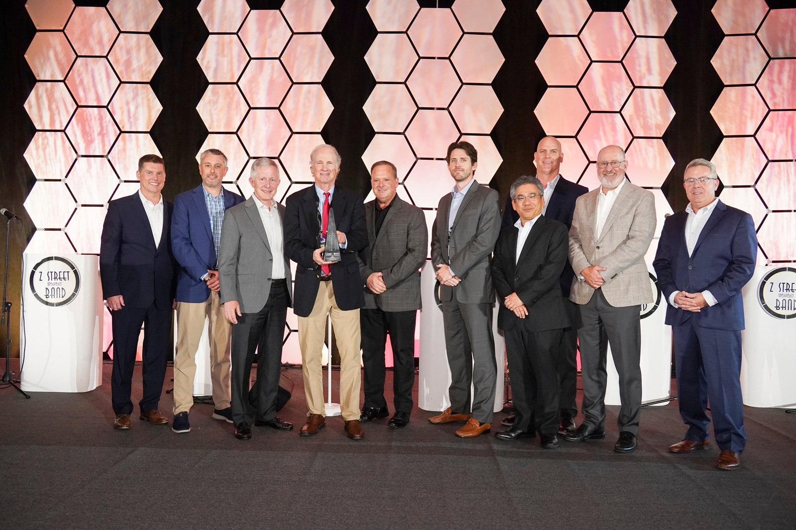 Mitsubishi Electric Trane HVAC rinde homenaje a los principales distribuidores