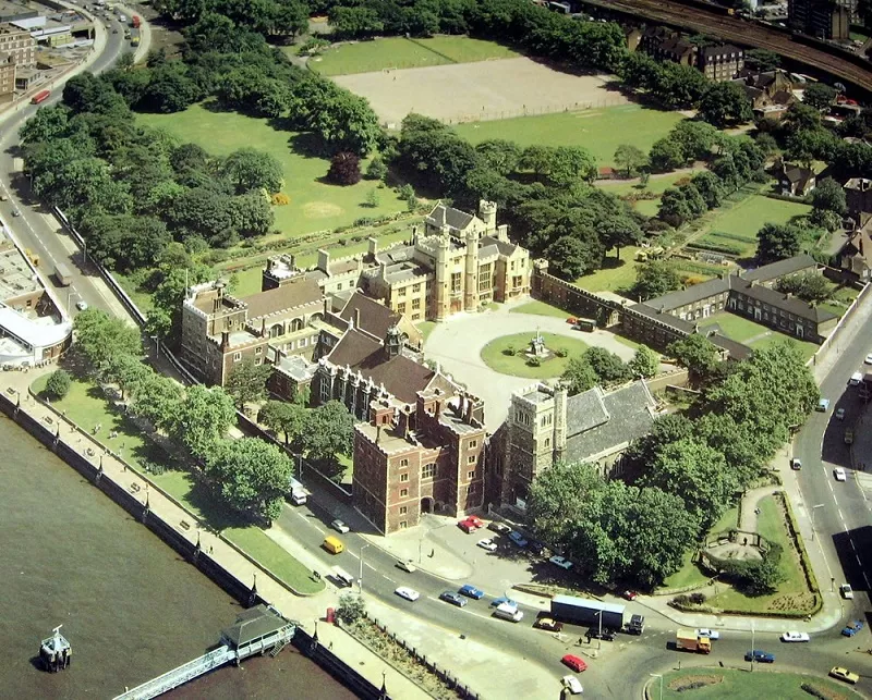 Carrier AquaSnap chillers and heat pumps installed in a new world-class library at Lambeth Palace