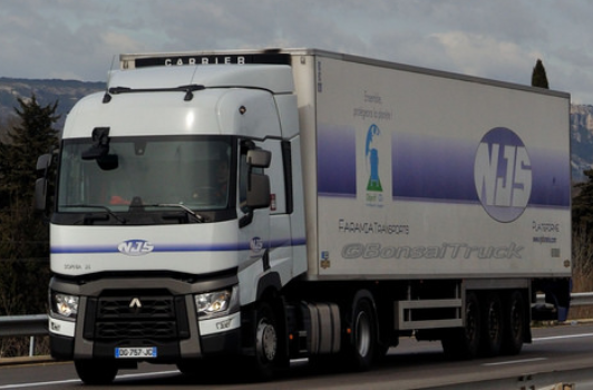 Carrier Transicold Equips Transports NJS Faramia’s First Bioethanol-fuelled Refrigerated Truck