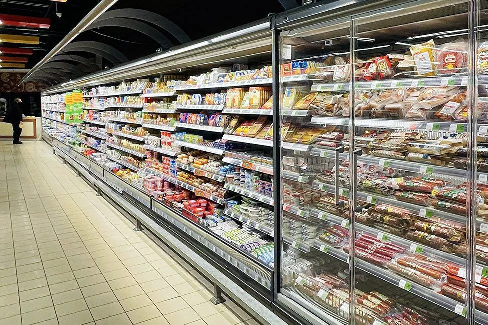 R290 Refrigerated Showcases in Hydroloop Glycol System at Renewed BulMag Store in Bulgaria