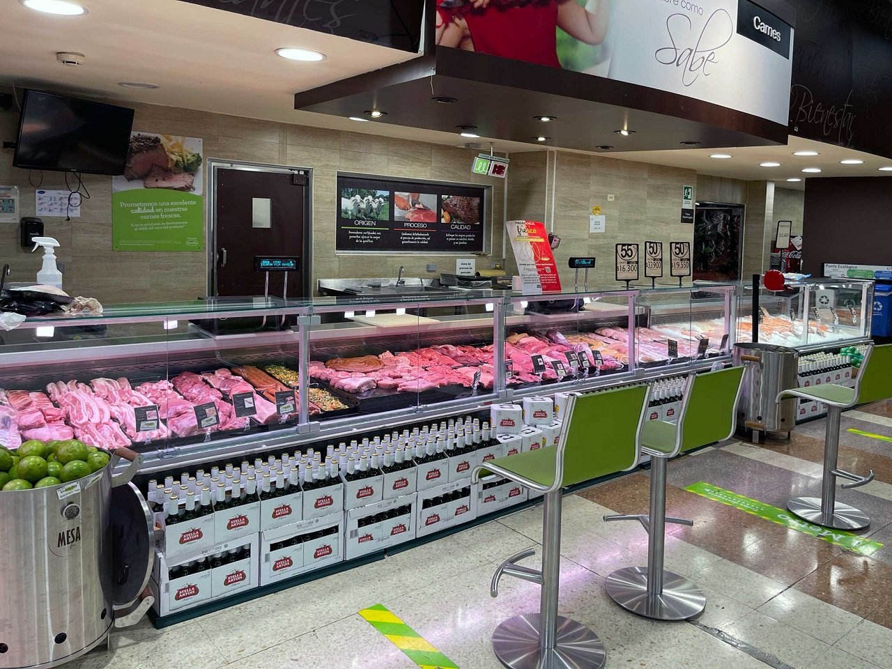 Arneg Andina modernisated of the Carulla Sao Paulo supermarket