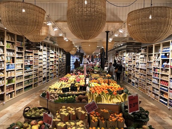 Arneg España Furnishes Ametller Origen Store In Barcelona