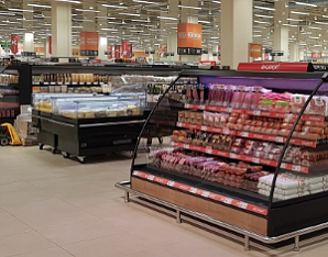 Hypermarket with CO2 transcritical refrigeration system