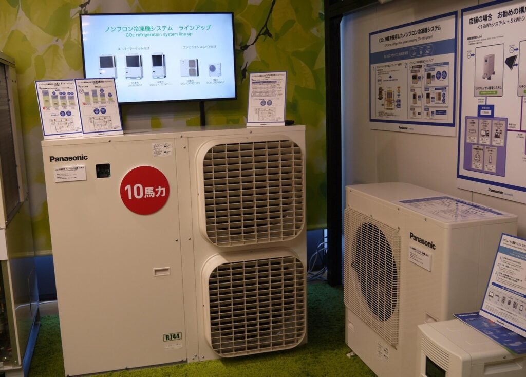 15 ans de froid au CO2 chez Panasonic, tandis que l’offre de HFC se resserre dans l’UE