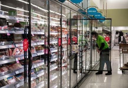 Zero Zone partners with LoweConex to integrate smart refrigeration controls in US