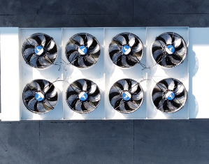 Standard and customized Chillers and Heat Pumps with over 30 years of experience