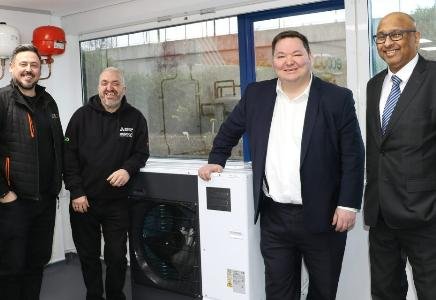 MPs Visit Mitsubishi Electric’s Manchester Office to Discuss Heat Pumps and Decarbonisation